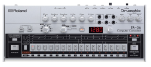 Syntezator - Roland TR 06