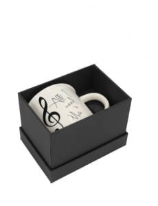 tasse-all-i-need-is-music-weiss-350-ml-new-bone-china-mit-geschenkbox.jpg