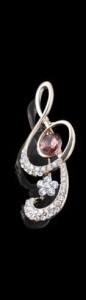 Ruby MG87B Brown Broszka klucz wiolinowy